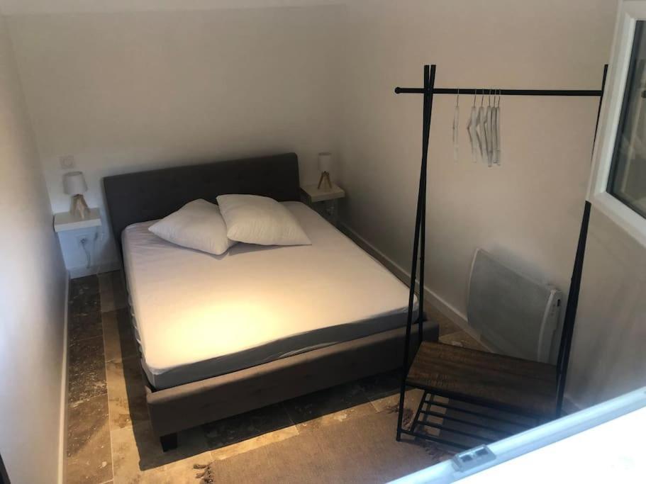Bienvenue « A L'Ombre Du Figuier » Apartment Pieusse ภายนอก รูปภาพ