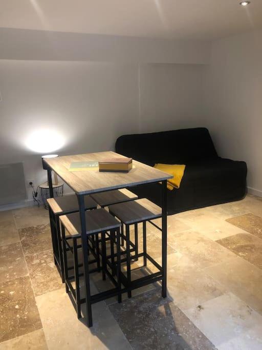 Bienvenue « A L'Ombre Du Figuier » Apartment Pieusse ภายนอก รูปภาพ