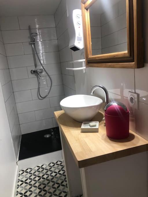 Bienvenue « A L'Ombre Du Figuier » Apartment Pieusse ภายนอก รูปภาพ